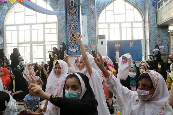 جشن روز دختر با حضور خدام حرم مطهر رضوی در مسجد جوادالائمه اهواز