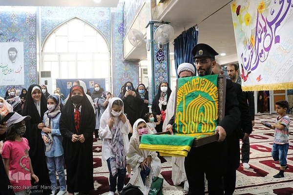 جشن روز دختر با حضور خدام حرم مطهر رضوی در مسجد جوادالائمه اهواز