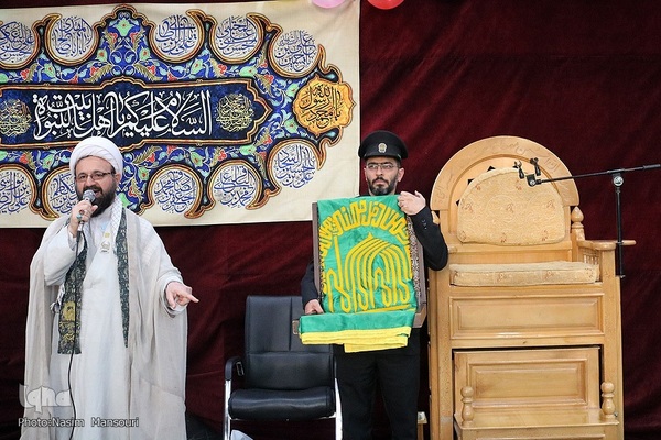 جشن روز دختر با حضور خدام حرم مطهر رضوی در مسجد جوادالائمه اهواز