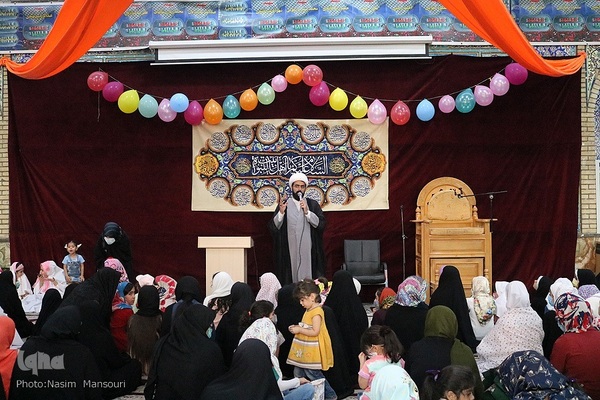 جشن روز دختر با حضور خدام حرم مطهر رضوی در مسجد جوادالائمه اهواز