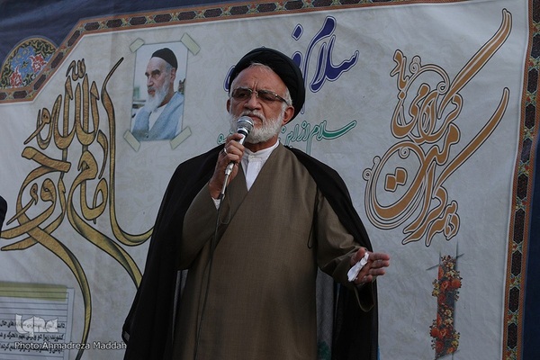 اجرای سرود «سلام فرمانده» ۲۰۰۰ کودک شیرازی از حرم آستانه‎‎