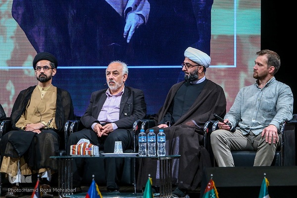 همایش " هم اندیشی میهمانان خارجی شرکت کننده در مراسمات سالگرد ارتحال حضرت امام خمینی (ره) "