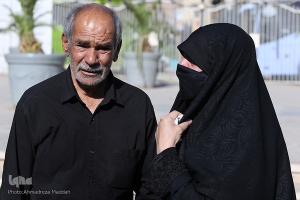 مراسم تشییع پیکر مرحومه عصمت صاحب نظر مادر شهید محمد علیپور اصطهباناتی از شهدای تازه تفحص شده دوران دفاع مقدس