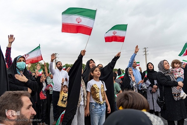 اجرای سرود «سلام فرمانده» در کرج