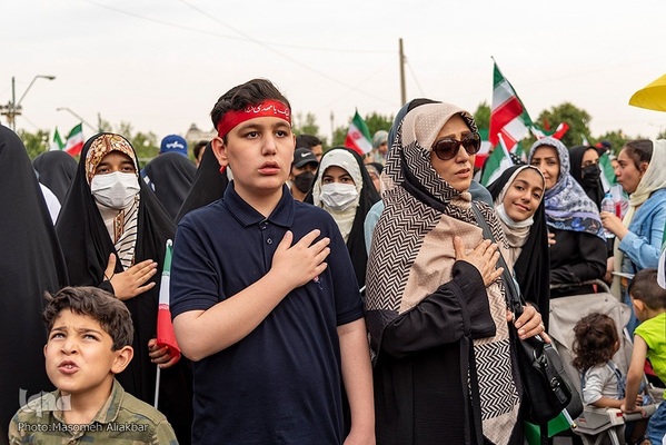 اجرای سرود «سلام فرمانده» در کرج