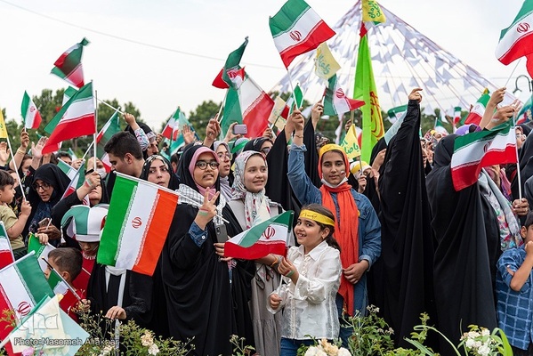 اجرای سرود «سلام فرمانده» در کرج