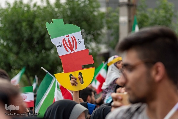 اجرای سرود «سلام فرمانده» در کرج