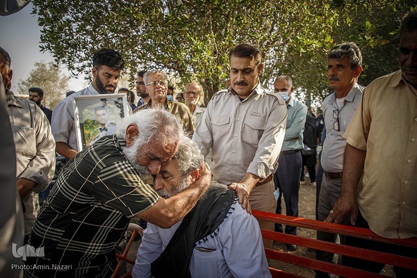 تشییع و تدفین دو نفر از جانباختگان حادثه متروپل