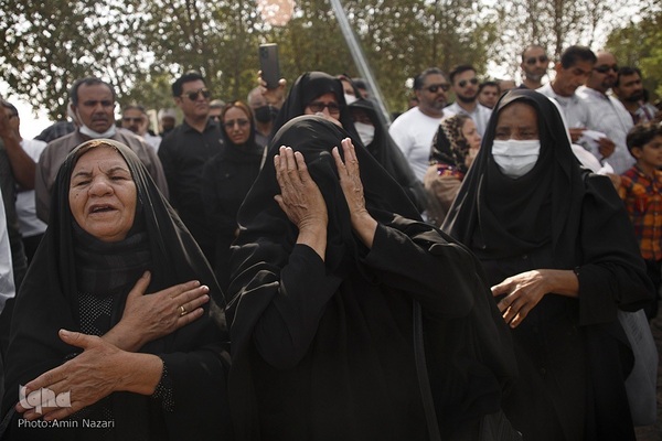 تشییع و تدفین دو نفر از جانباختگان حادثه متروپل