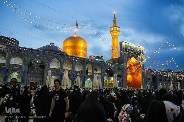 حال و هوای حرم مطهر رضوی در آستانه میلاد حضرت رضا(ع)