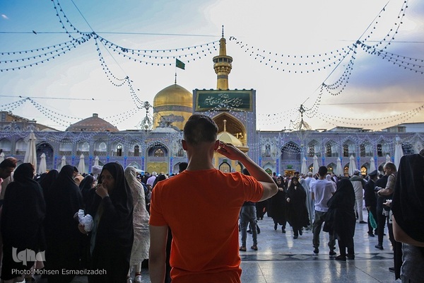 حال و هوای حرم مطهر رضوی در آستانه میلاد حضرت رضا(ع)