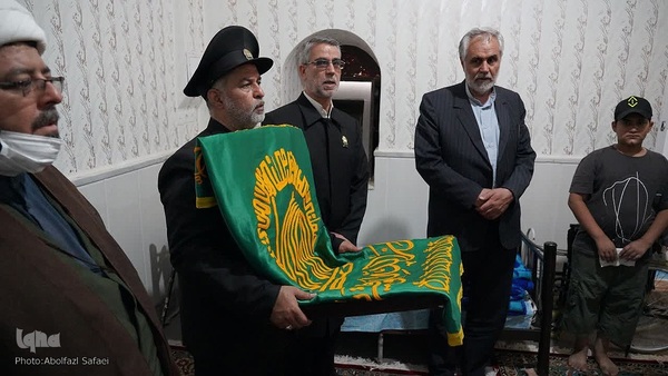 پرچم سبز آستان رضوی بر بالین مصدومان سانحه طبس