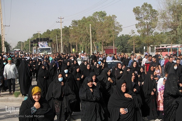 تشییع پیکر جانباختگان حادثه قطار مشهد ـ یزد