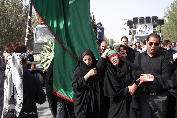 تشییع پیکر جانباختگان حادثه قطار مشهد ـ یزد