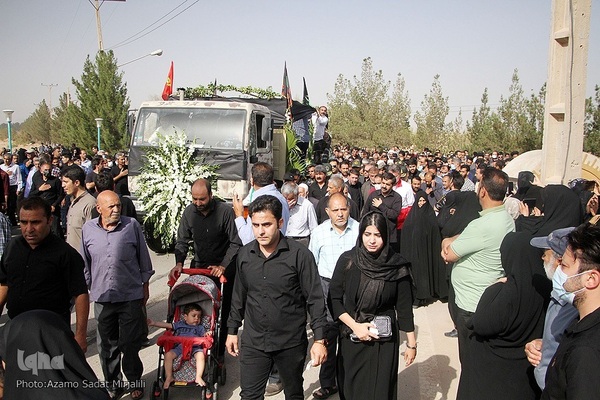 تشییع پیکر جانباختگان حادثه قطار مشهد ـ یزد
