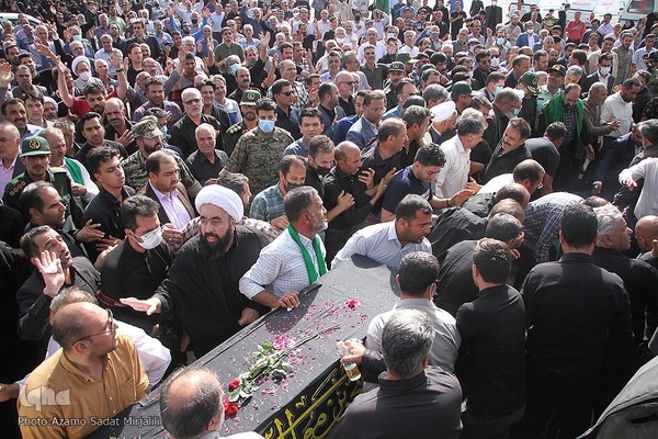 تشییع پیکر جانباختگان حادثه قطار مشهد ـ یزد