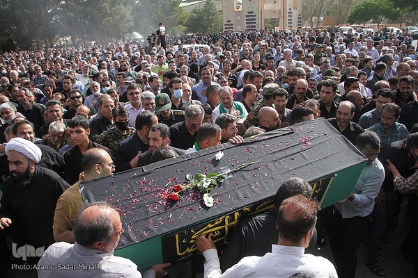 تشییع پیکر جانباختگان حادثه قطار مشهد ـ یزد