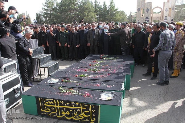 تشییع پیکر جانباختگان حادثه قطار مشهد ـ یزد