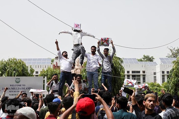 اعتراض مسلمانان به هتک حرمت ساحت مقدس پیامبر اکرم (ص) در شهرهای مختلف هند