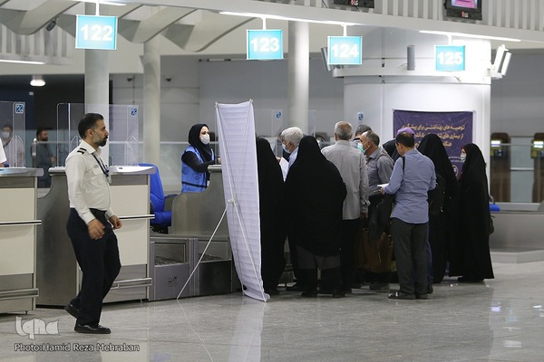 مراسم بدرقه اولین کاروان حجاج ایرانی