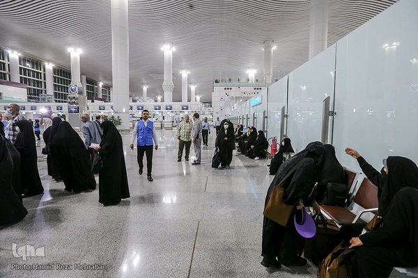 مراسم بدرقه اولین کاروان حجاج ایرانی