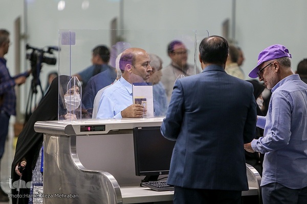 در حاشیه مراسم بدرقه اولین کاروان حجاج ایرانی