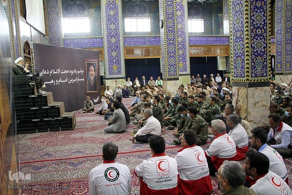 مجلس ترحیم حجت الاسلام سید محمود دعایی سرپرست روزنامه اطلاعات و همچنین هشت درگذشته حادثه اخیر قطار در مسجد حظیره یزد