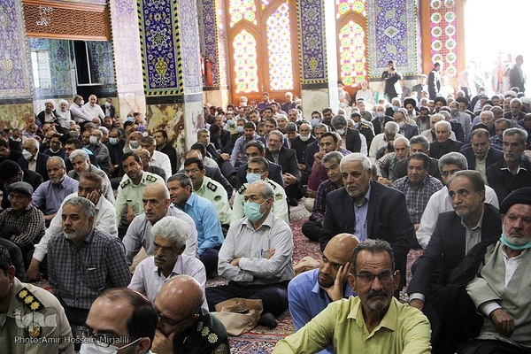 مجلس ترحیم حجت الاسلام سید محمود دعایی سرپرست روزنامه اطلاعات و همچنین هشت درگذشته حادثه اخیر قطار در مسجد حظیره یزد