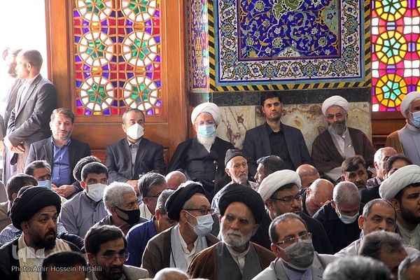 مجلس ترحیم حجت الاسلام سید محمود دعایی سرپرست روزنامه اطلاعات و همچنین هشت درگذشته حادثه اخیر قطار در مسجد حظیره یزد