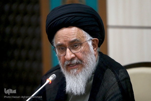 آیت الله  مصطفی محقق داماد، رئیس گروه مطالعات اسلامی فرهنگستان علوم