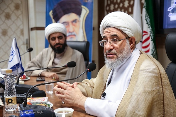 رونمایی از ویژه‌نامه «رفیق دیرین» در آیین بزرگداشت استاد سیدهادی خسروشاهی