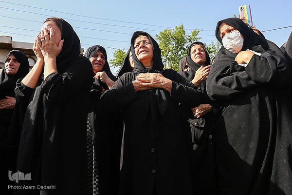 مراسم تشییع و خاکسپاری پیکر استاد محمدعلى کریم خانى، ذاکر و مداح اهل بیت (ع) در شهر نرجه از توابع شهرستان تاکستان در استان قزوین