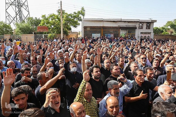 مراسم تشییع و خاکسپاری پیکر استاد محمدعلى کریم خانى، ذاکر و مداح اهل بیت (ع) در شهر نرجه از توابع شهرستان تاکستان در استان قزوین