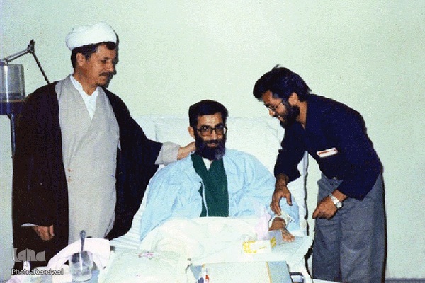 ترور نافرجام رهبر معظم انقلاب در مسجد ابوذر تهران