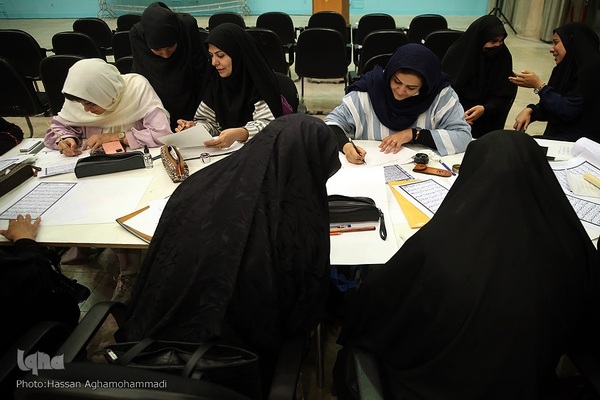 گردهمایی نسخ نویسان و ثلث نویسان ایران اسلامی در حسینیه الزهرا(س)