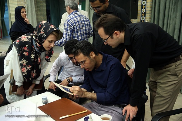 گردهمایی نسخ نویسان و ثلث نویسان ایران اسلامی در حسینیه الزهرا(س)