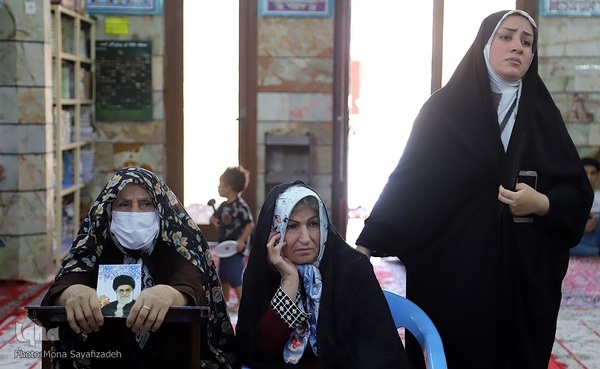 مراسم عقد یک زوج جوان در مسجد رضوان اهواز