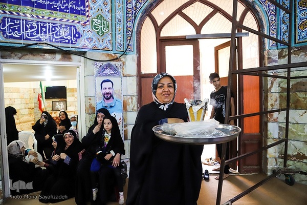 مراسم عقد یک زوج جوان در مسجد رضوان اهواز