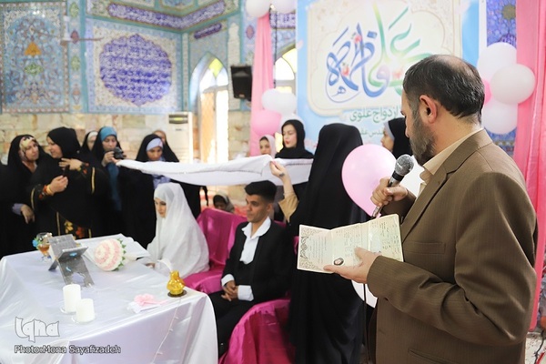 مراسم عقد یک زوج جوان در مسجد رضوان اهواز