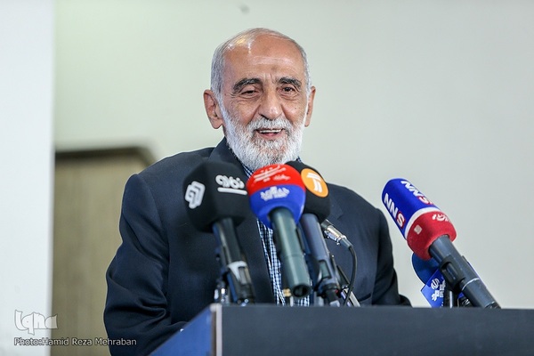 حسین شریعتمداری‌، مدیرمسئول روزنامه کیهان