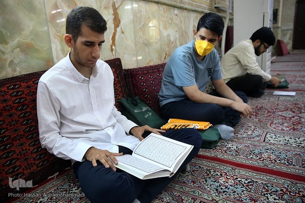 مرحله شهرستانی مسابقات سراسری قرآن بخش برادران سازمان اوقاف و امور خیریه در بقعه شیخ طرشتی (ره)