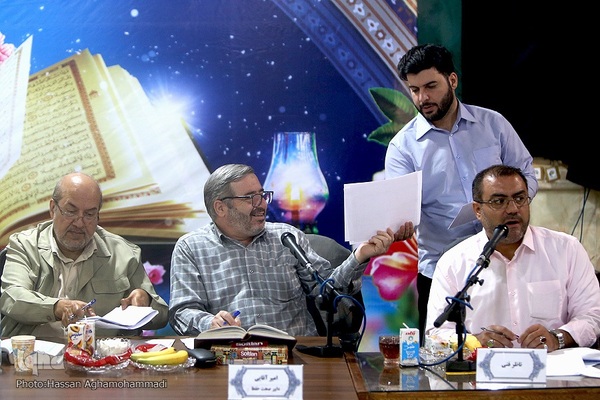 مرحله شهرستانی مسابقات سراسری قرآن بخش برادران سازمان اوقاف و امور خیریه در بقعه شیخ طرشتی (ره)