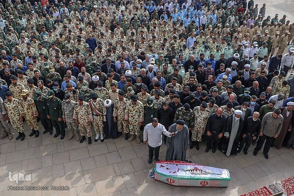 مراسم تشییع پیکر سروان چترباز شهید «رضا کریمی» در شیراز