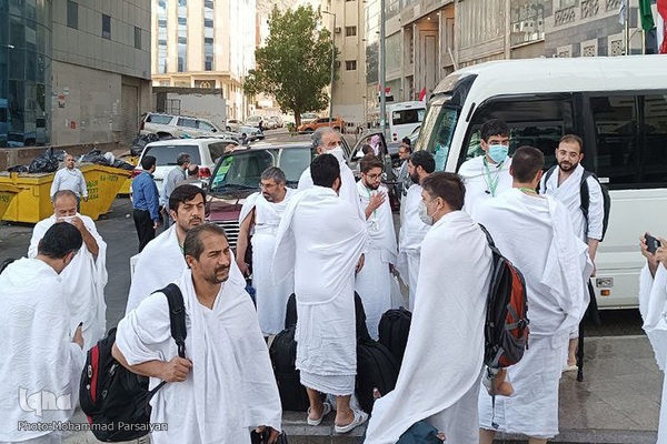 دعای عرفه حجاج ایرانی در صحرای عرفات