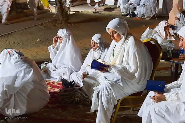 دعای عرفه حجاج ایرانی در صحرای عرفات