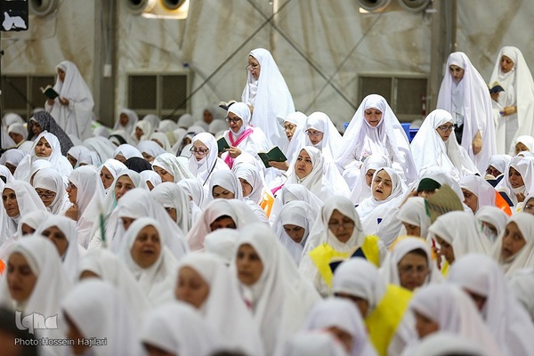 مراسم دعای عرفه حجاج ایرانی در صحرای عرفات