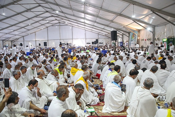 مراسم دعای عرفه حجاج ایرانی در صحرای عرفات