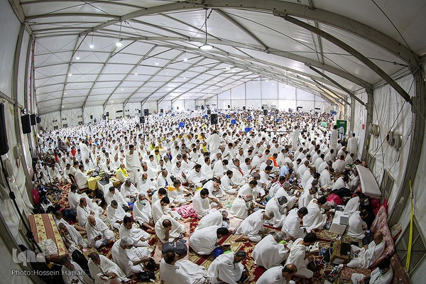 مراسم دعای عرفه حجاج ایرانی در صحرای عرفات