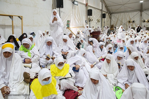 مراسم دعای عرفه حجاج ایرانی در صحرای عرفات