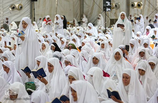 مراسم دعای عرفه حجاج ایرانی در صحرای عرفات